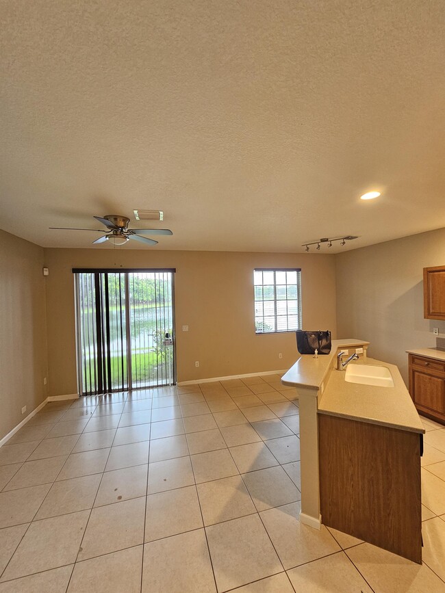 Building Photo - 2014 Marsh Harbor Dr