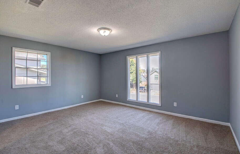 Wonderful Natural light - 11315 Ethan Allen Dr
