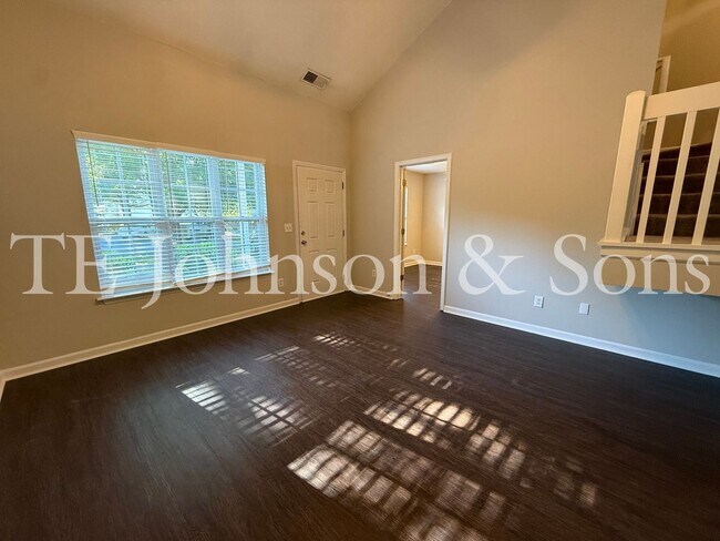 Building Photo - 3355 Kensington Pl