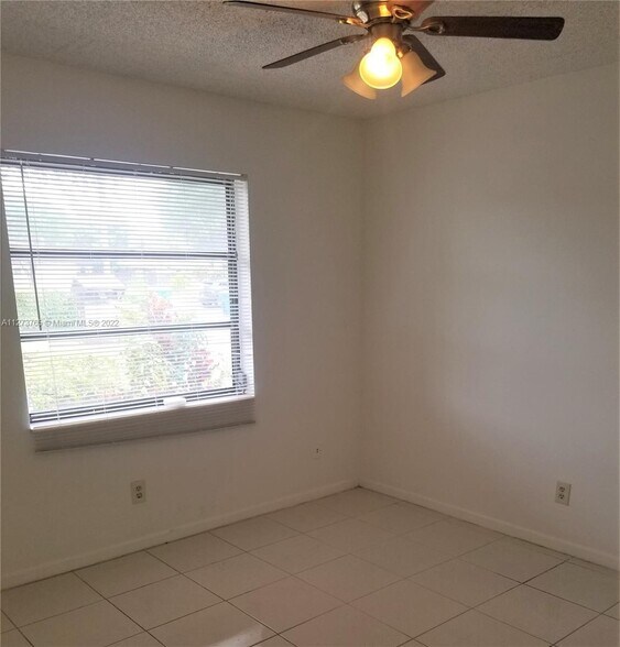 Building Photo - 3816 SW 69th Way