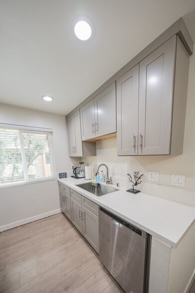 Building Photo - 15425 Sherman Way