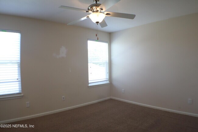 Building Photo - 175 Starlis Pl