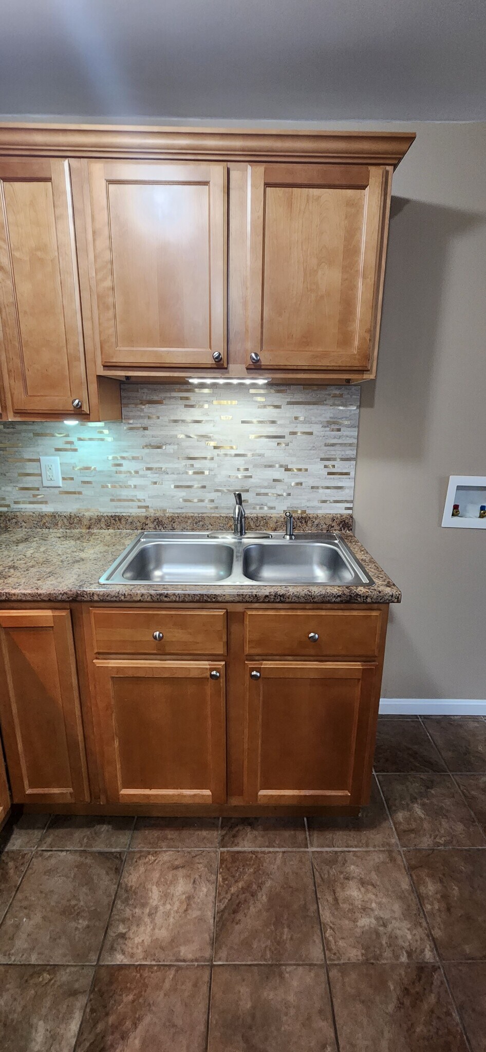 Building Photo - 391 Putnam Pike