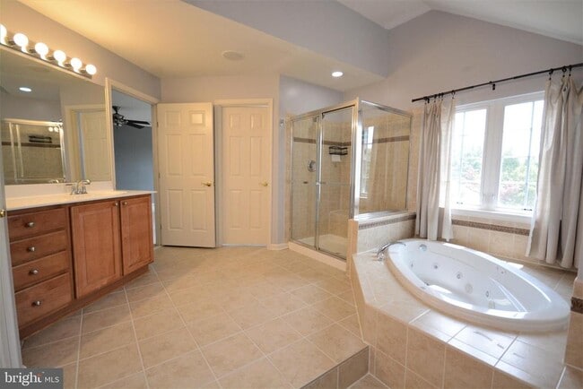 Building Photo - 120 Galyn Dr