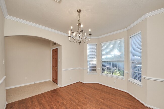 Building Photo - 822 Glen Abbey Dr