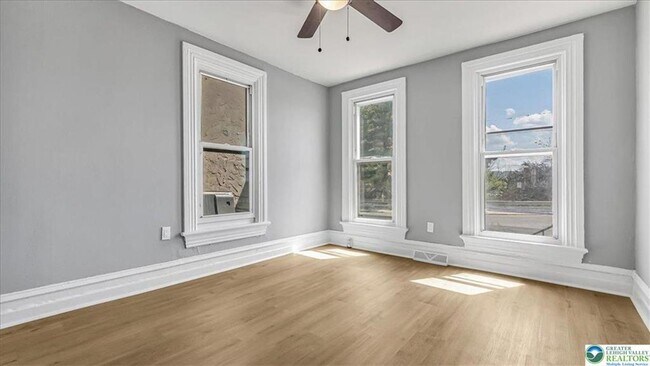 Building Photo - 841 Jackson St
