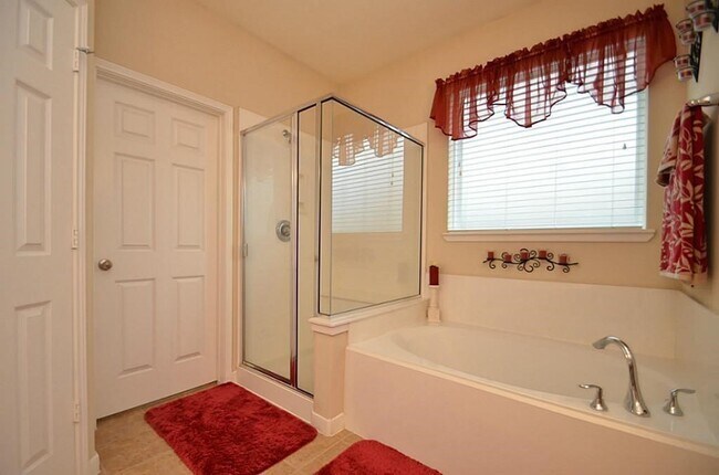 Building Photo - 26310 Creston Woods Dr
