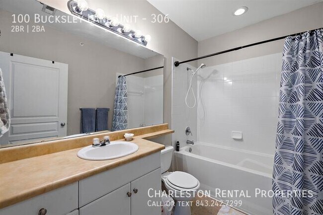 Building Photo - 100 Bucksley Ln