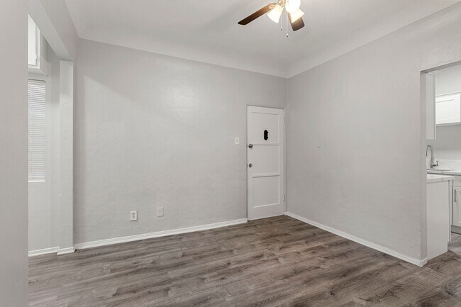 Interior Photo - 722-726 Maine Avenue