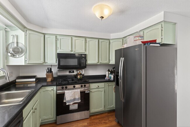 Building Photo - 9 Pine Meadows Dr