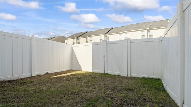 Building Photo - Carolina Forest Townhome