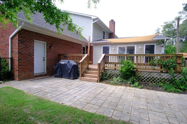 Building Photo - 1978 Penrose Dr