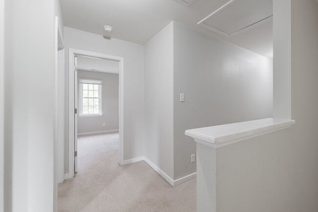 Building Photo - Charming 4 bedroom Colonial in Midlothian!