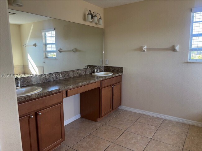 Building Photo - 2579 Carrickton Cir