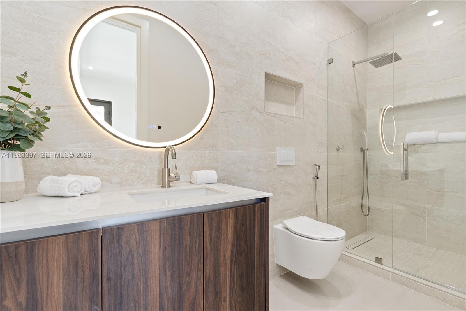 Building Photo - 1410 NE 5th St