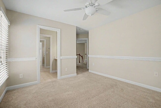 Building Photo - Spacious and Move-in Ready 4-Bedroom in Cary!