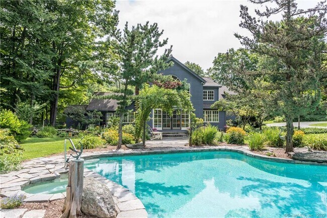 Building Photo - 21 Jericho Rd N