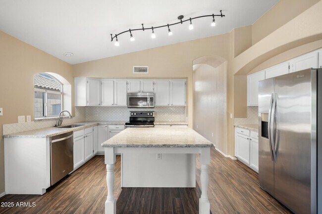 Building Photo - 7936 W Taro Ln