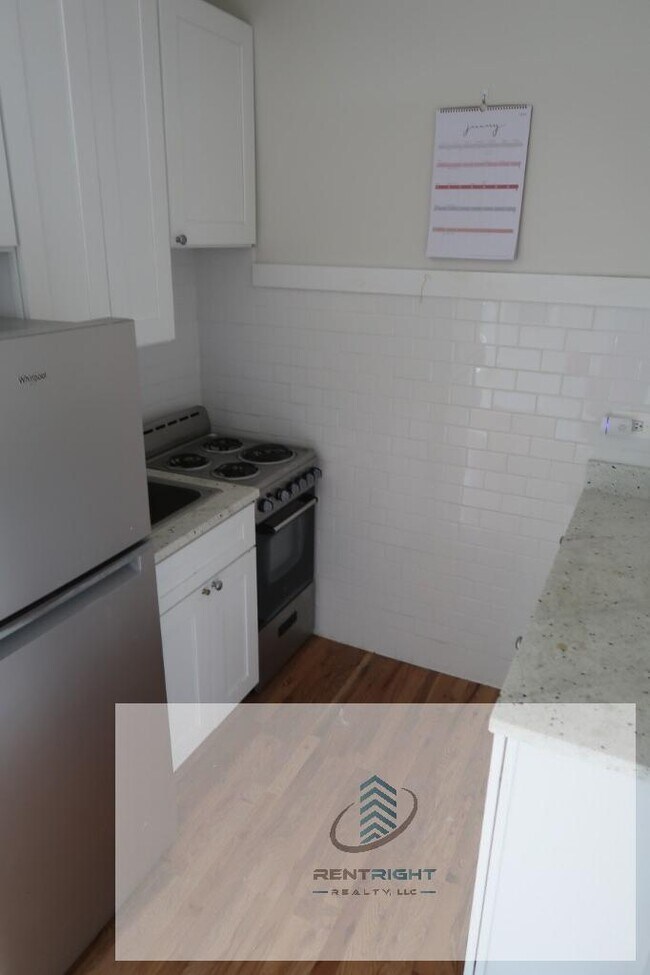 Building Photo - 4526 N Sheridan Rd