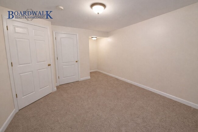 Building Photo - 873 W 2400 N St