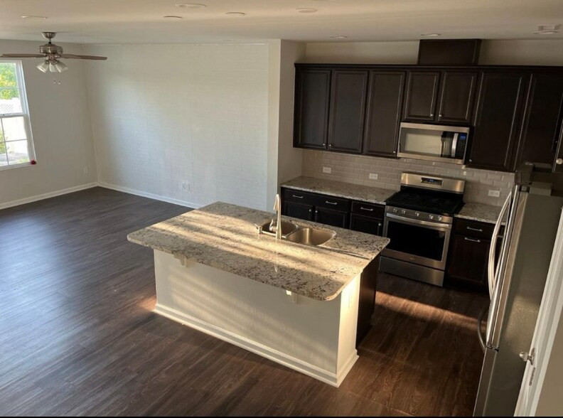 Building Photo - 723 Crimson Sage Ln