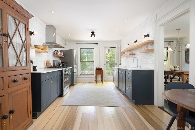 Building Photo - 16 Under Mountain Rd