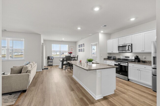 Building Photo - 3144 Fair Rdg Wy