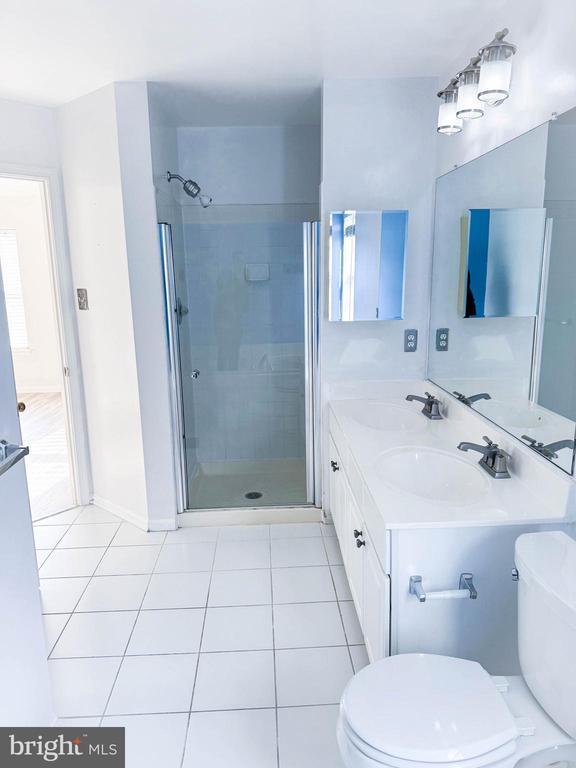 Building Photo - 5211 Duke Ct