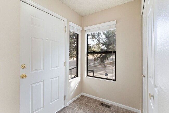 Building Photo - 4015 Autumn Heights Dr