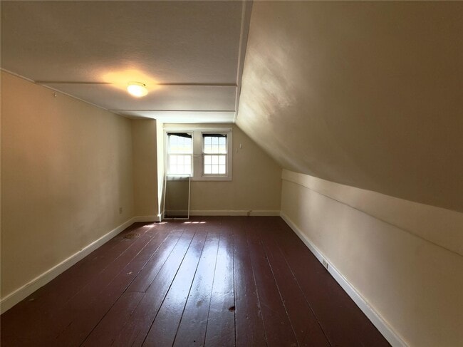 Building Photo - 77 Livingston St