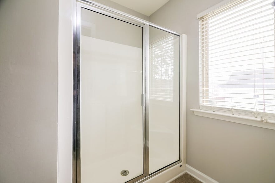 Building Photo - 1336 Ujamaa Dr