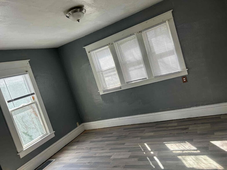 Building Photo - 1331 N Union St