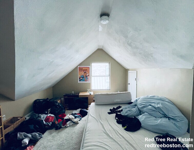 Building Photo - 19 Highgate St