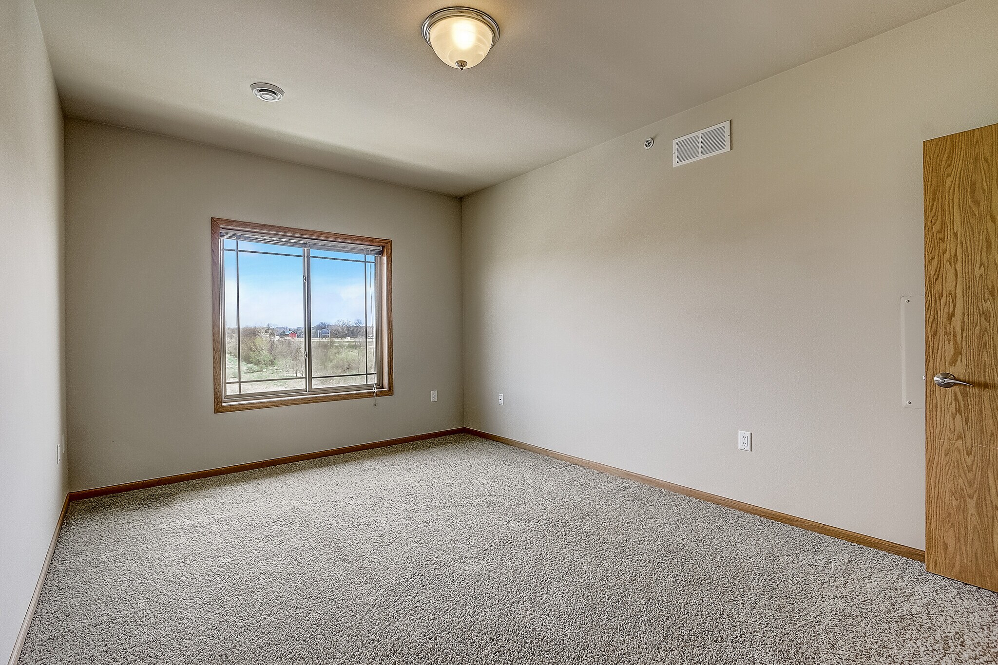 Master Bed - 6809 Milwaukee St