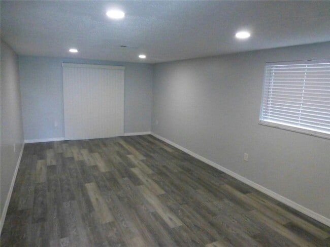 Building Photo - 5420 Reef Dr