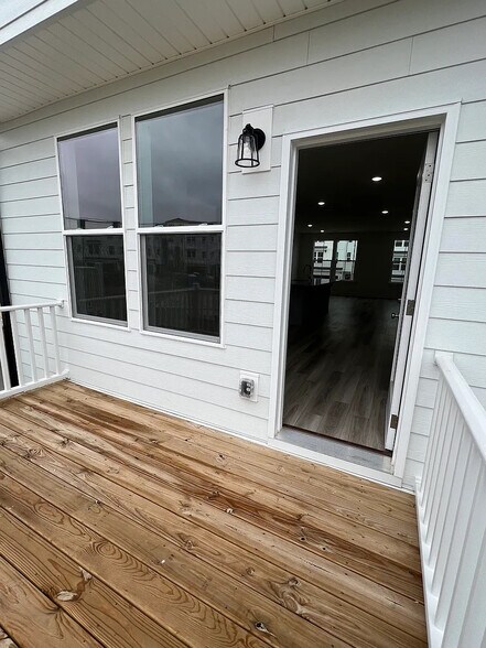 Building Photo - Room in Townhome on Walnut Hl Rd NW