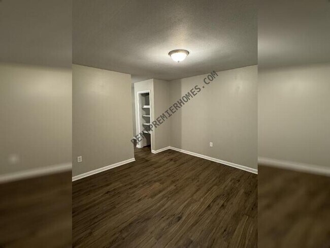 Building Photo - 7 Havenwood Ln
