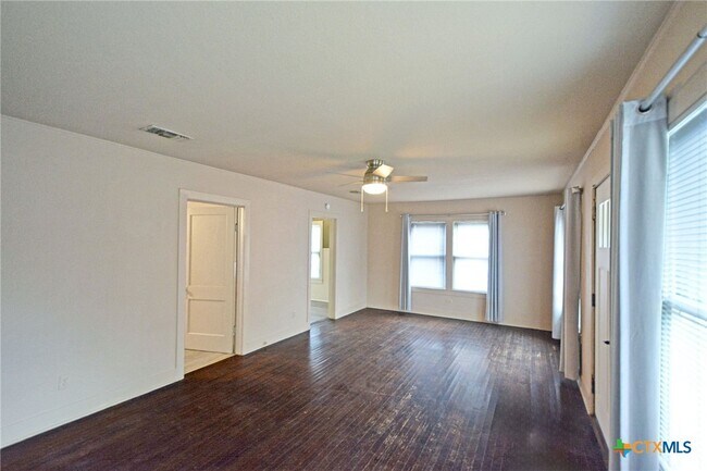 Building Photo - 365 E Faust St