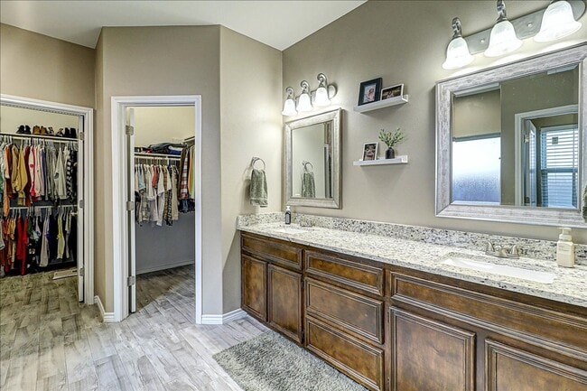 Building Photo - 5817 Bella Di Giorno Dr