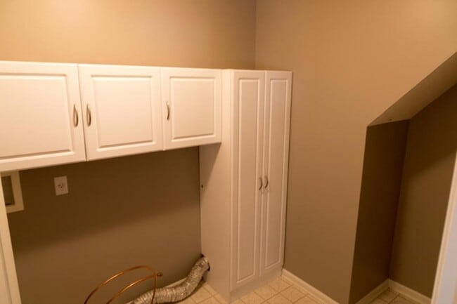 Building Photo - 14005 Kelly Dr