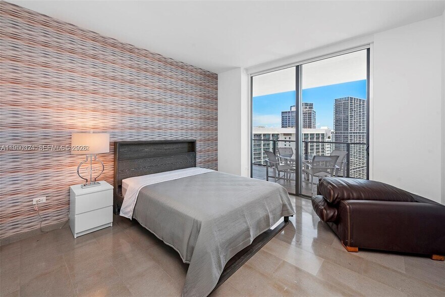 Building Photo - 68 SE 6th St