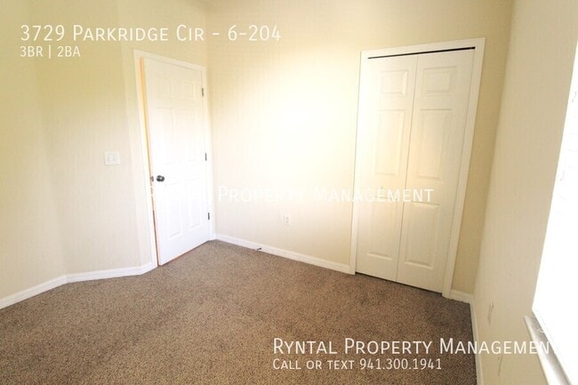 Building Photo - 3729 Parkridge Cir