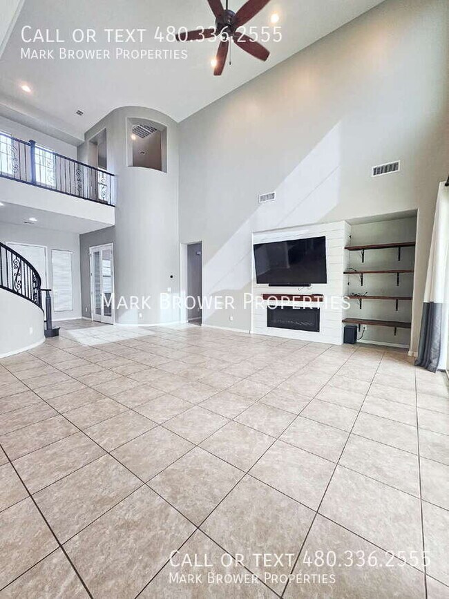 Building Photo - 3345 E Indigo St