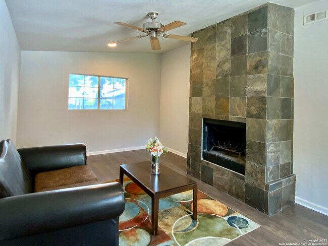 Building Photo - 8110 Pleasant Forest Dr