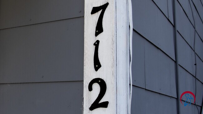 Primary Photo - 712 Hudson Ln