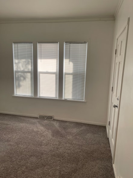 Building Photo - 615 N 59th Ave W