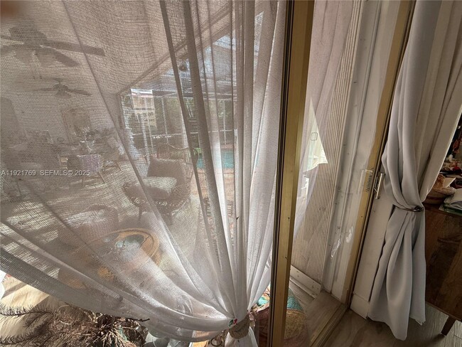 Building Photo - 5424 Van Buren St