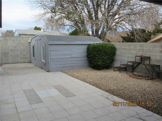 Building Photo - 3910 Lindsey Ave