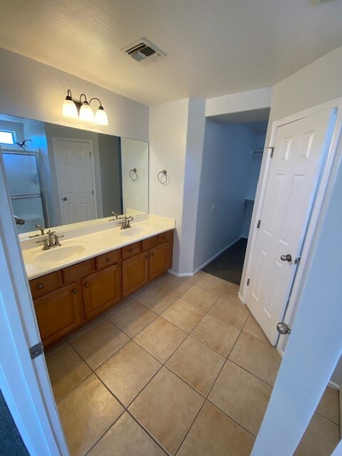 Building Photo - 43584 W Arizona Ave