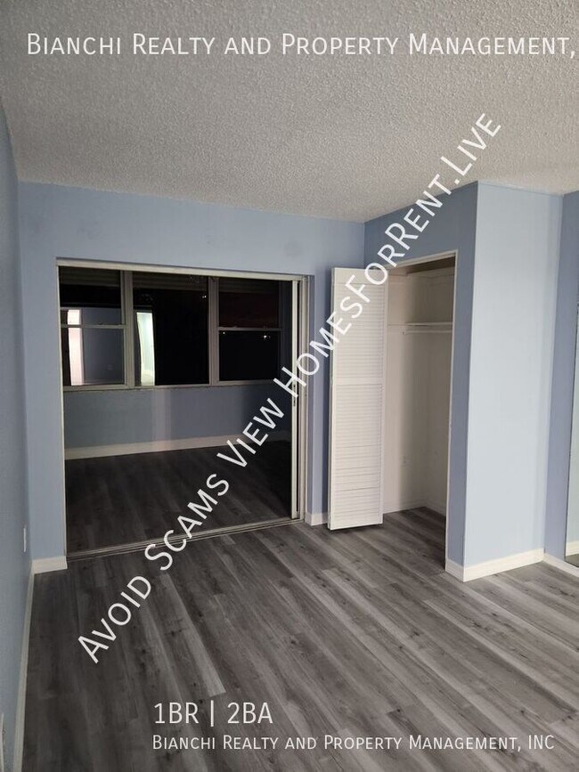 Building Photo - 4525 Cove Cir